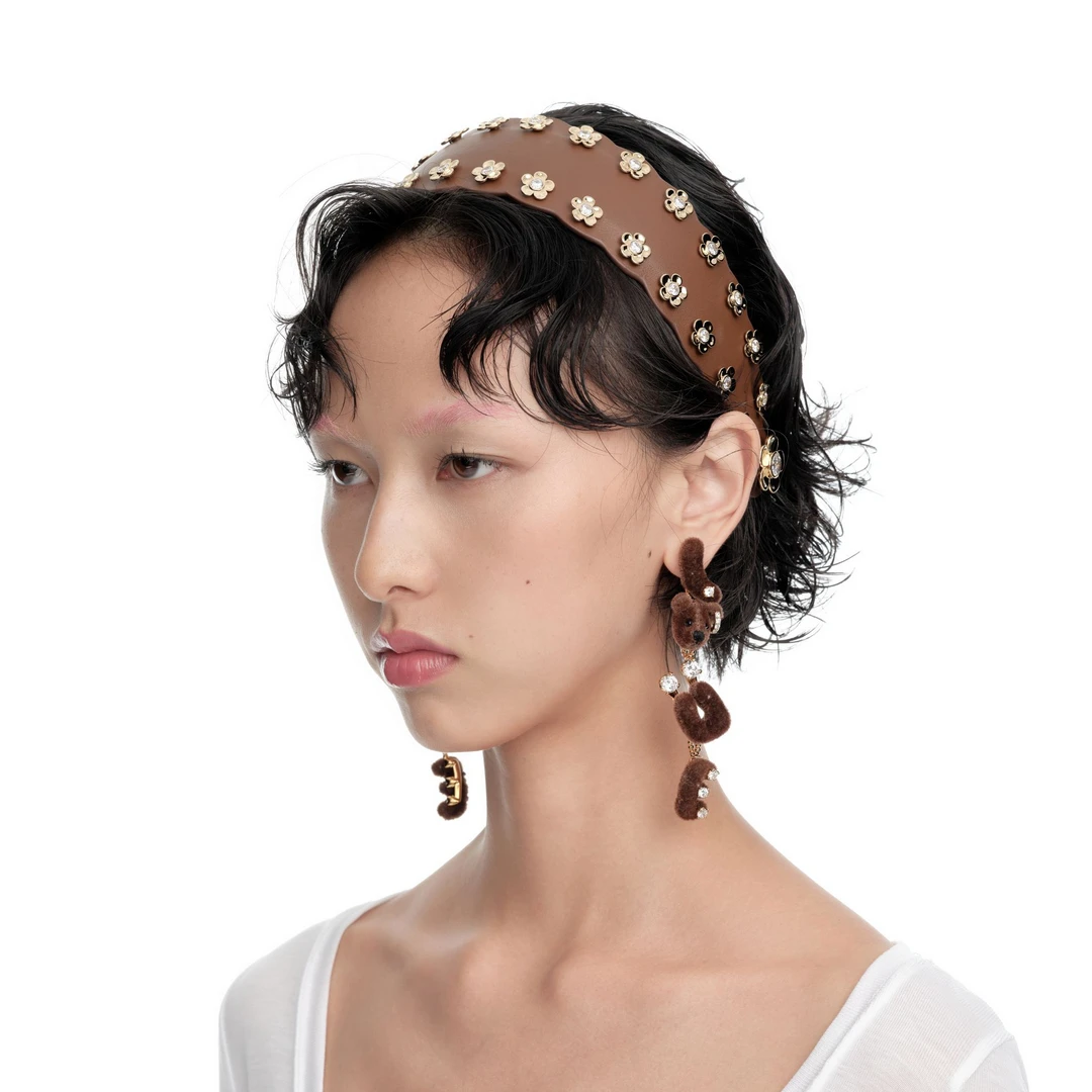 【YVMIN】25早春25755BRNOONN 设计师花朵边牛皮发箍