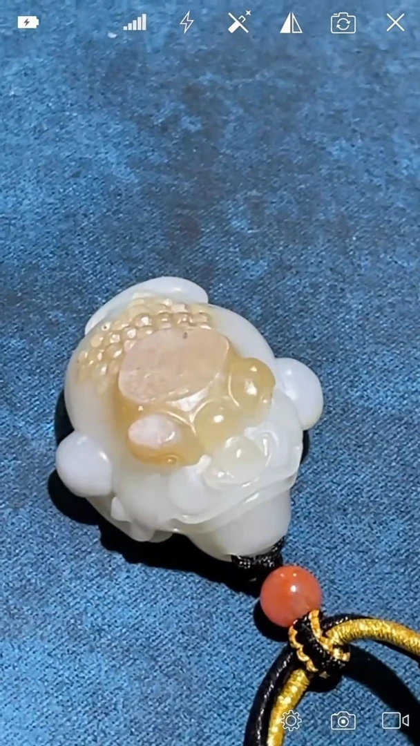 未镶嵌和田玉挂件金蟾