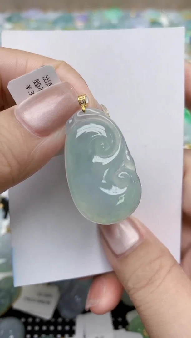 翡翠18K金镶嵌颈饰天然缅甸A货翡翠