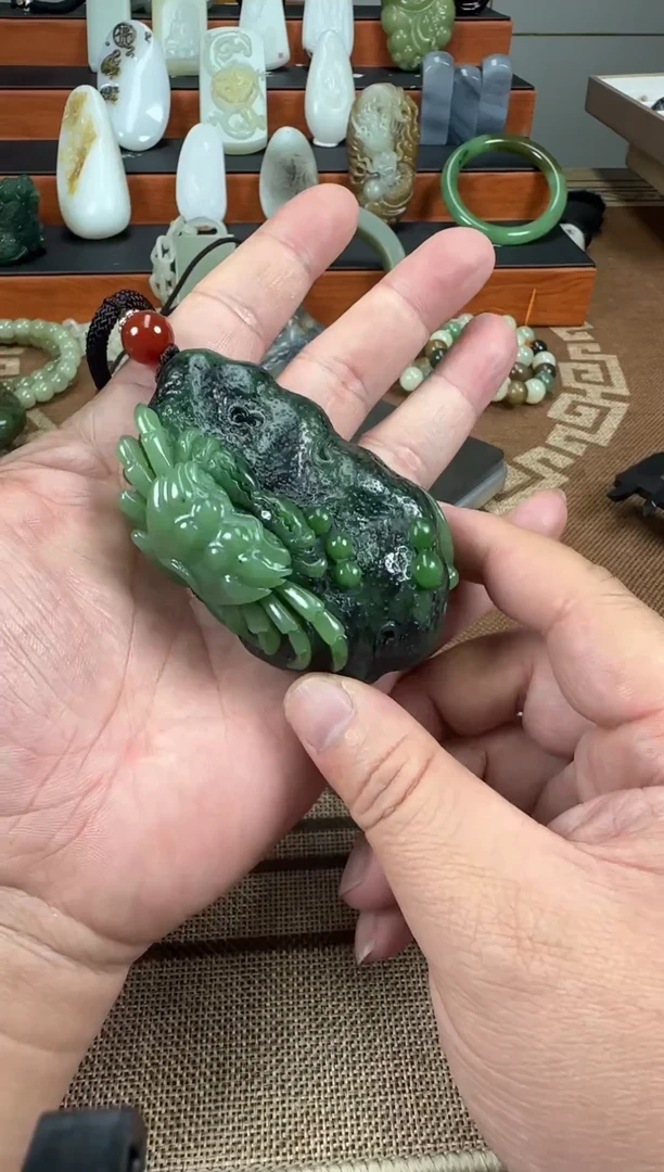 未镶嵌和田玉把件和田玉八方来财把件160克