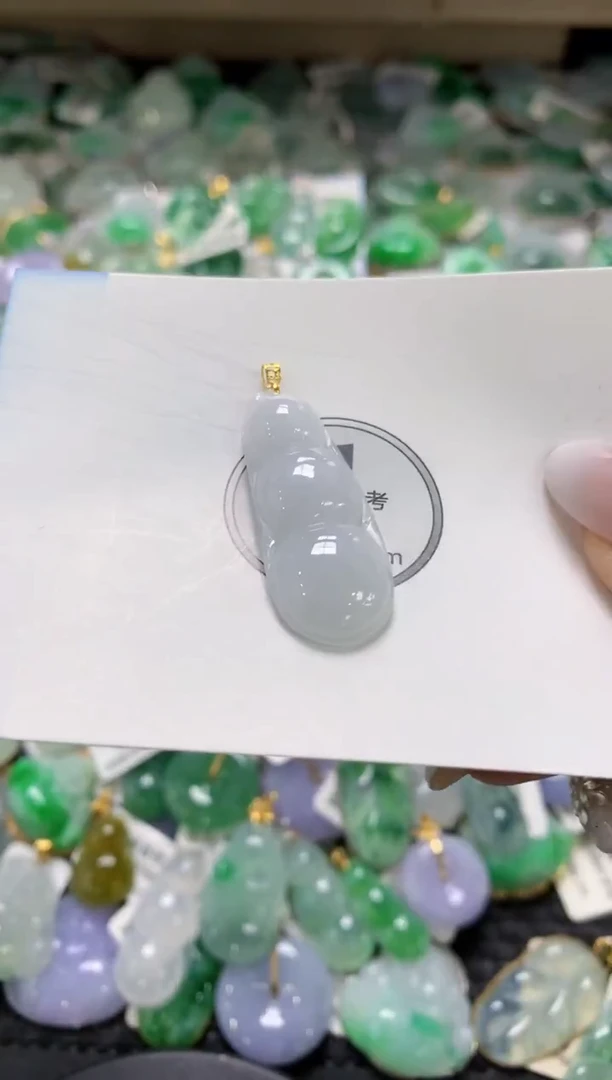 颈饰18K金镶嵌翡翠1111111111111111