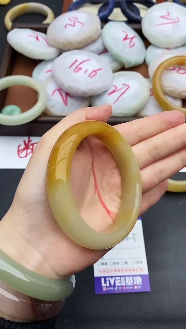 未镶嵌手镯石英质玉141+60.5