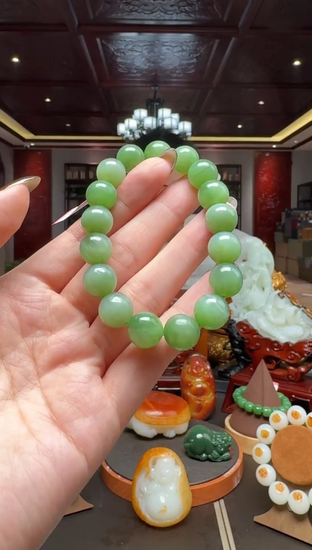 未镶嵌和田玉挂件by