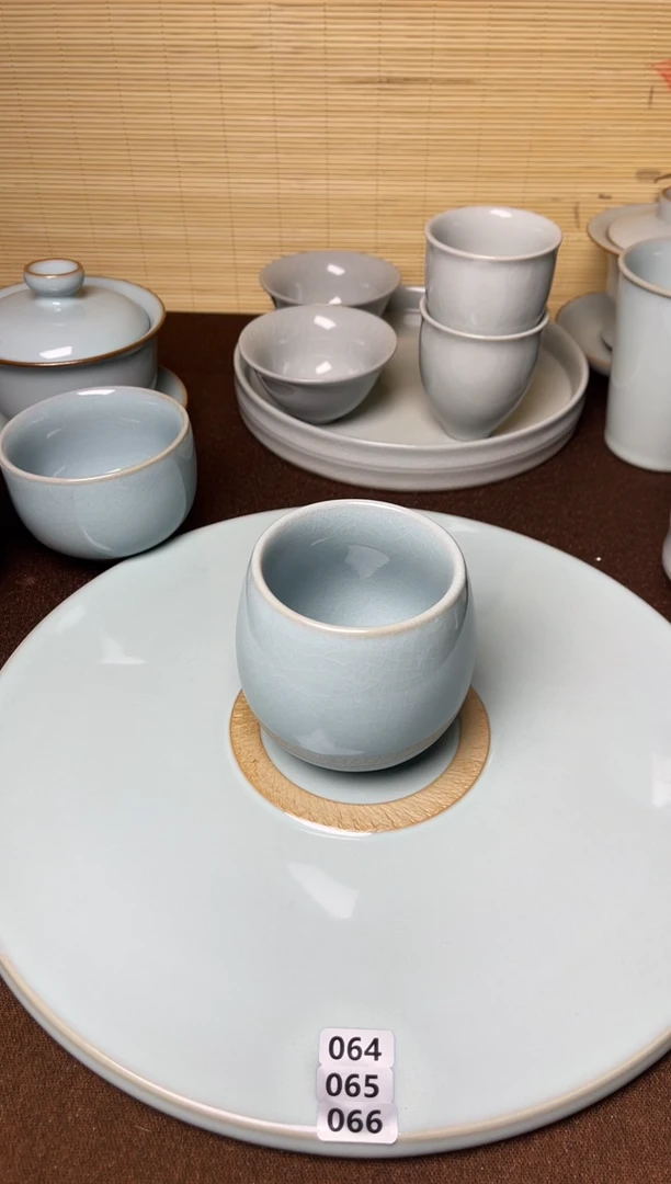 传统工艺-天青釉支钉龙蛋杯