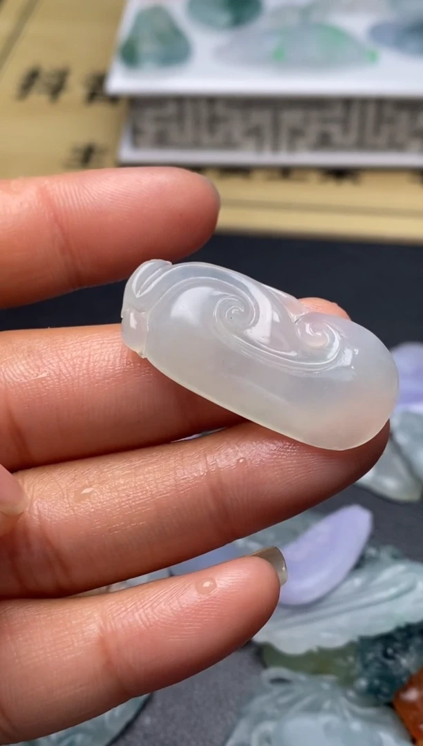 定制翡翠未镶嵌翡翠毛货多样性发其一