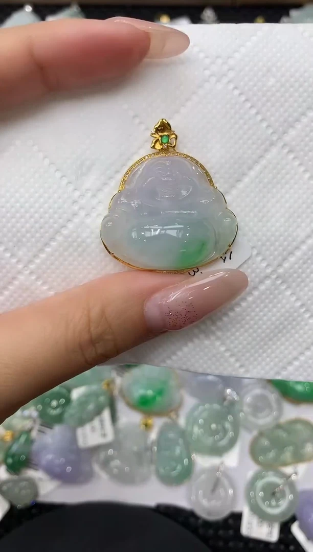 颈饰18K金镶嵌翡翠1111111111