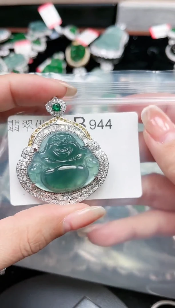 【闪购商品】翡翠颈饰未镶嵌944赠皮绳