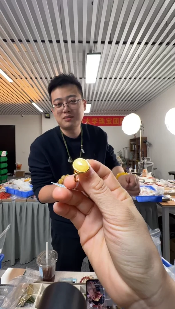 【闪购商品】蜜蜡戒指银S925镶嵌蜜蜡戒指