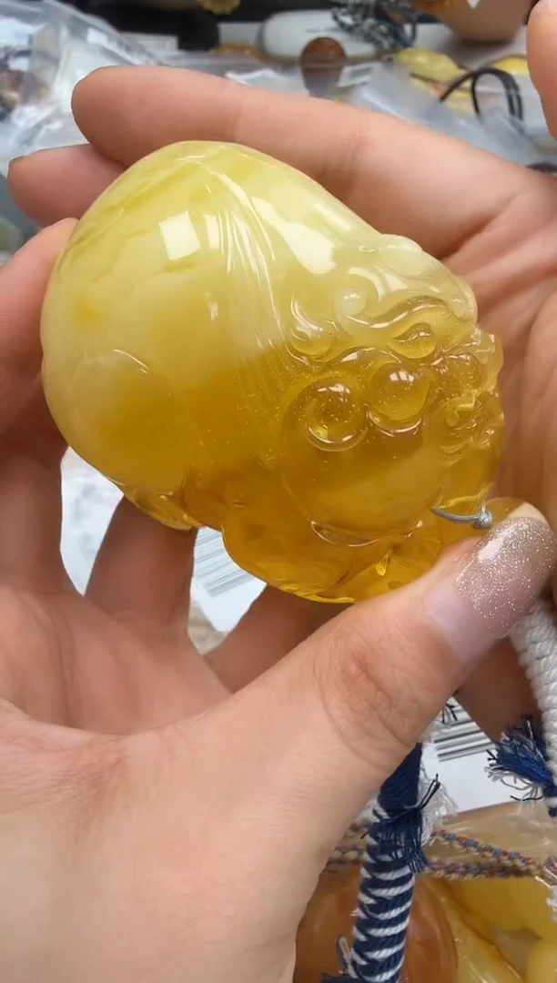 裸石琥珀未镶嵌如图