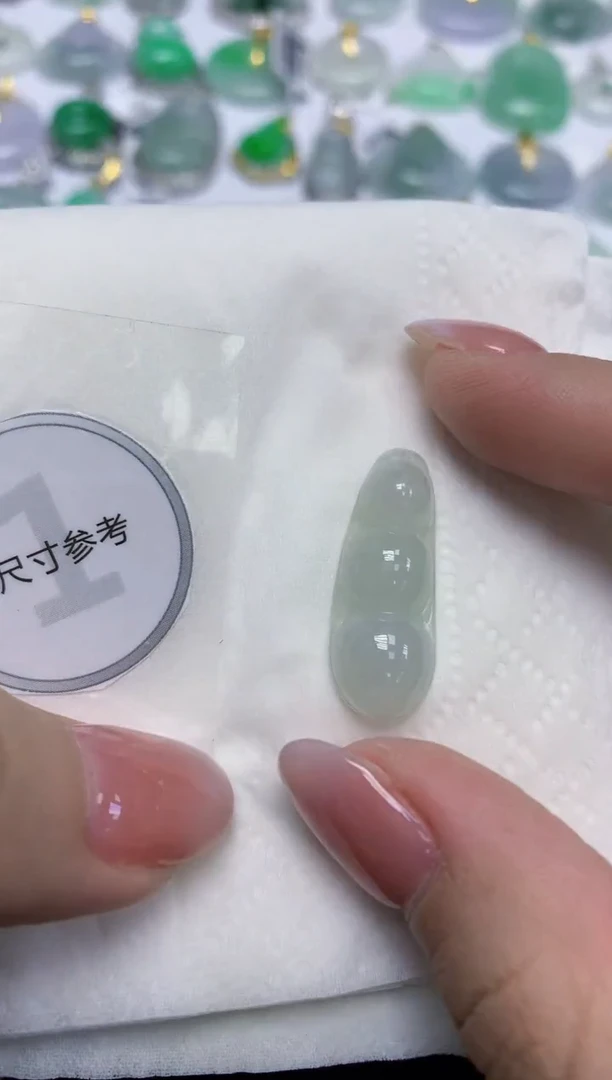 颈饰未镶嵌翡翠天然缅甸翡翠A货百元以上9元证书费自理