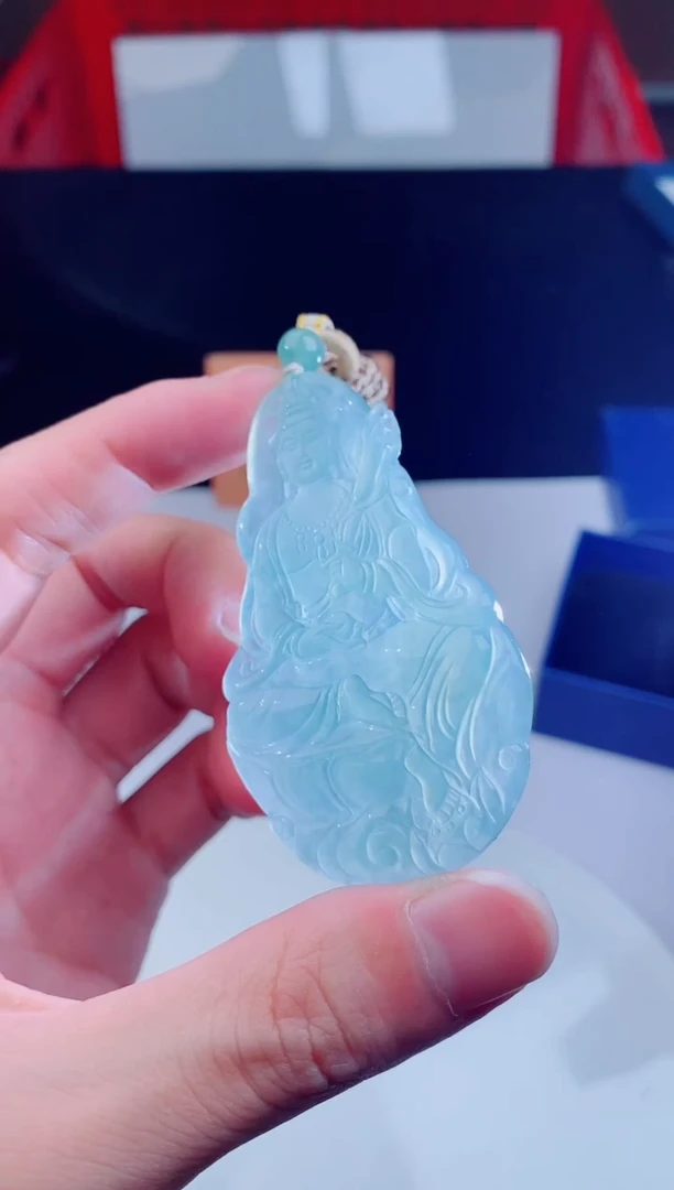 颈饰未镶嵌翡翠    ·