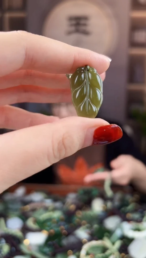 未镶嵌和田玉挂件拍一发一，