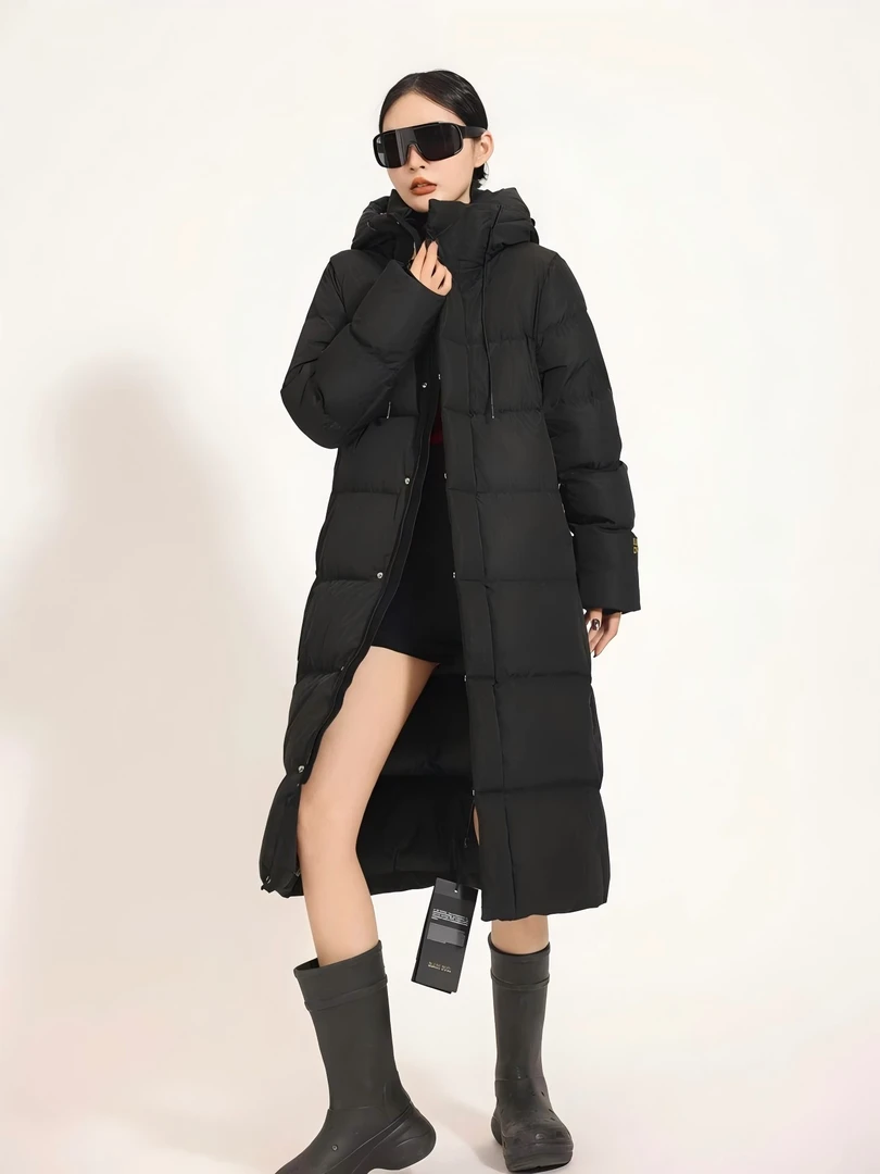 【明星同款】哑光黑金长款羽绒服女款冬季保暖连帽时尚外套