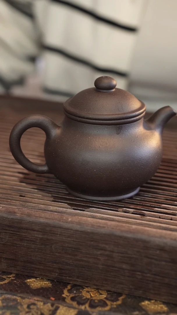 茶壶紫砂潘壶 黑金砂 半手工 240cc