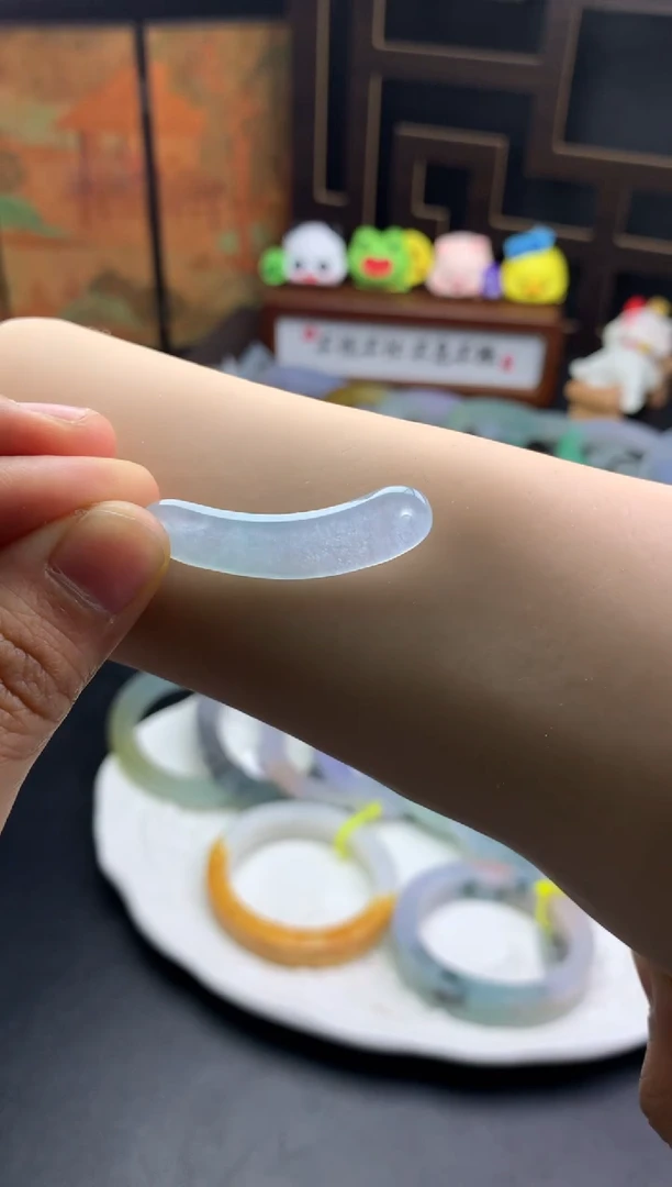 颈饰未镶嵌翡翠有****糖玉衡