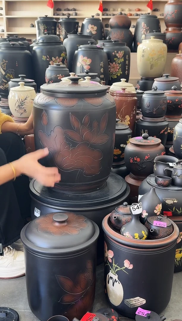 罐瑕疵 茶缸高44cm荷花   830