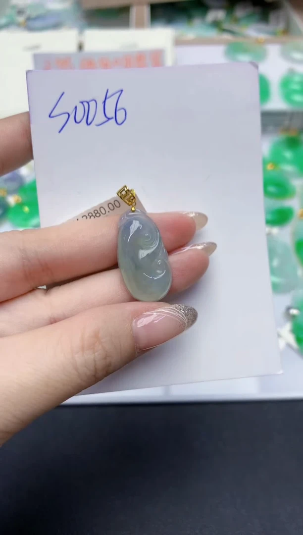 翡翠18K金镶嵌颈饰天然缅甸A货翡翠