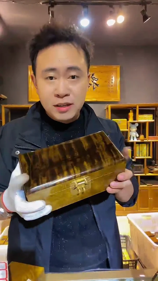 木吉****r金丝楠木制品高货首饰盒
