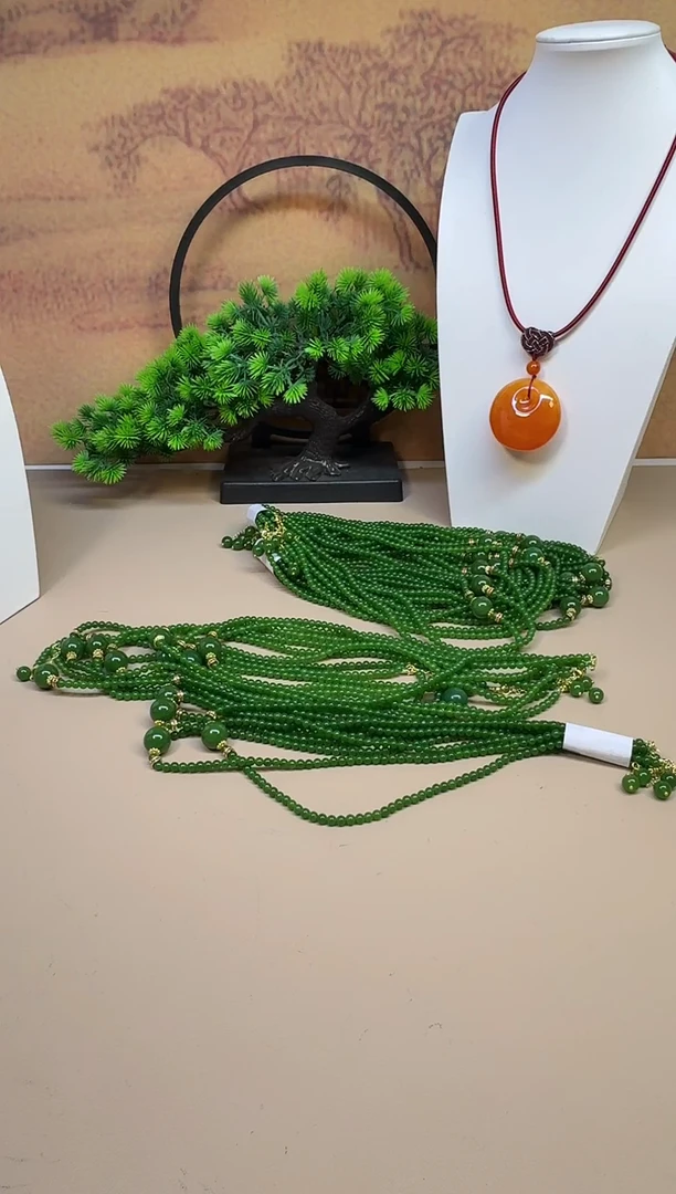 颈饰14K金镶嵌和田玉（碧玉）A70