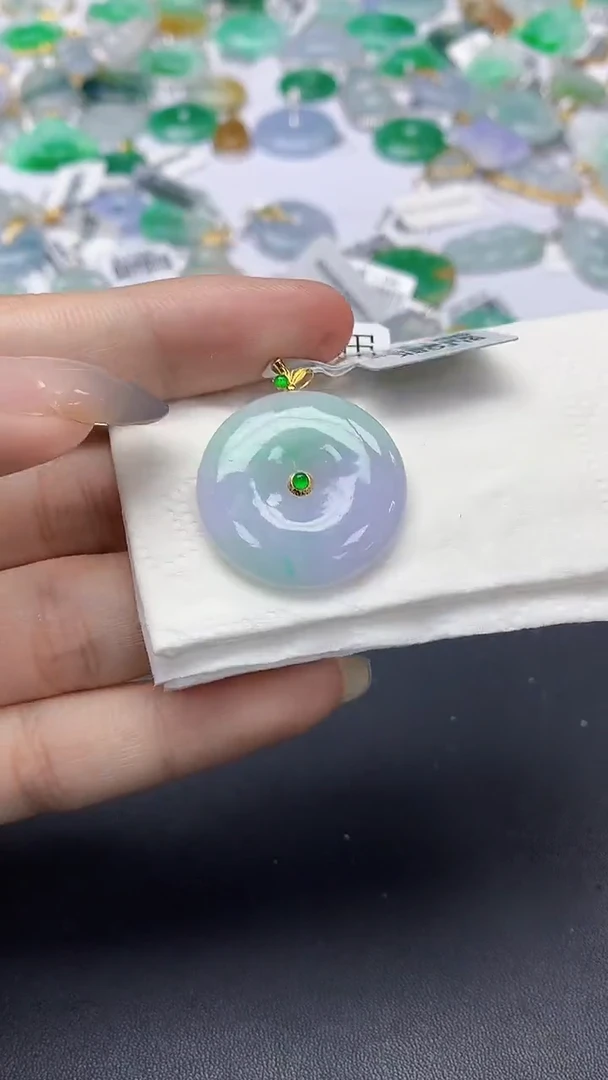 翡翠18K金镶嵌颈饰天然缅甸a货翡翠