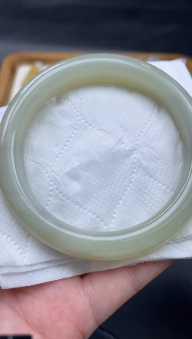 【闪购商品】和田玉手镯未镶嵌68........