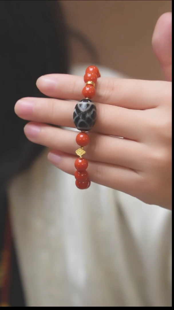 18K金镶嵌南红玛瑙珠宝奇石