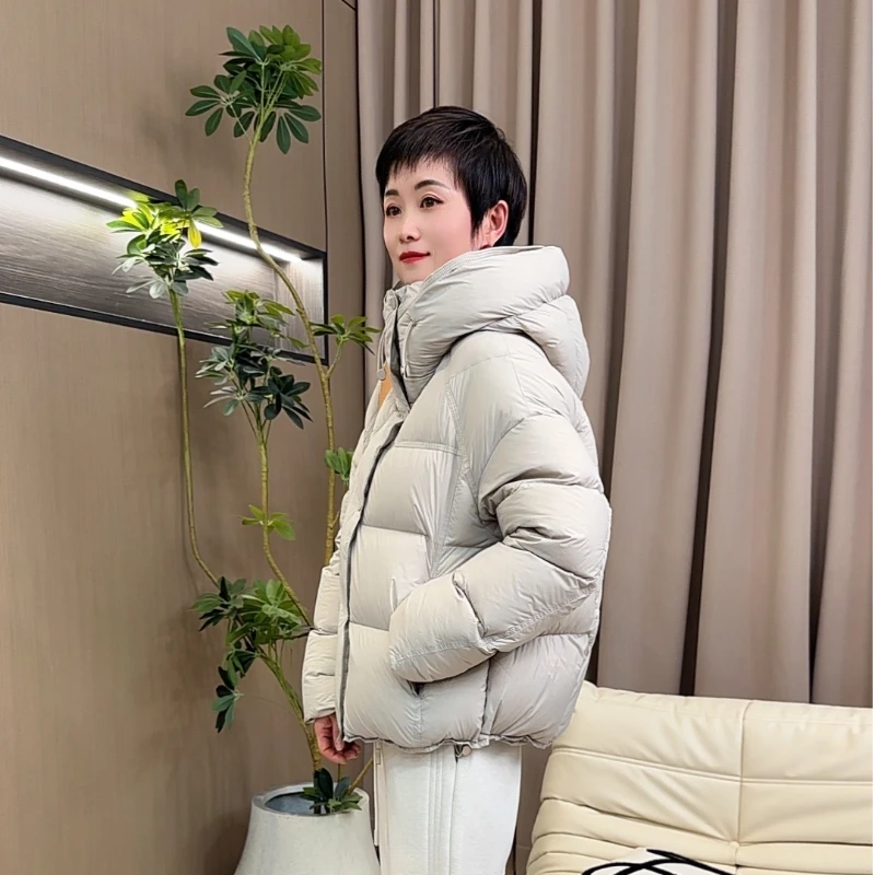 妮子严选“又轻又软”显瘦时尚百搭连帽羽绒服88W21