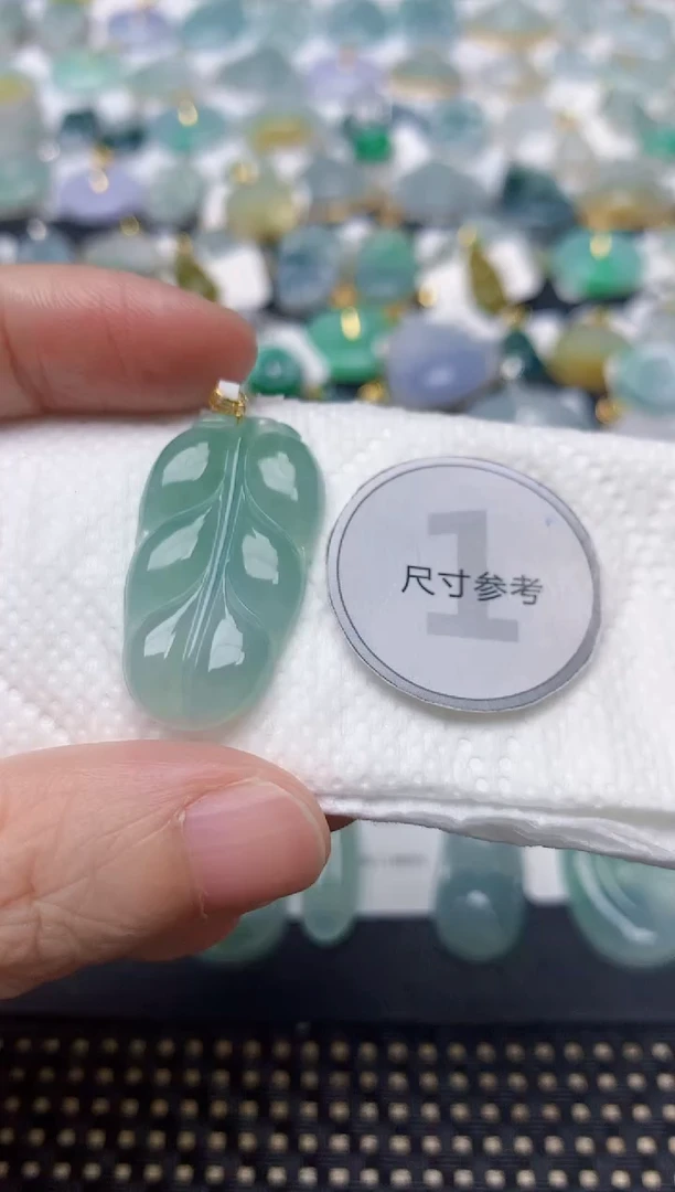 颈饰18K金镶嵌翡翠天然缅甸A货翡翠
