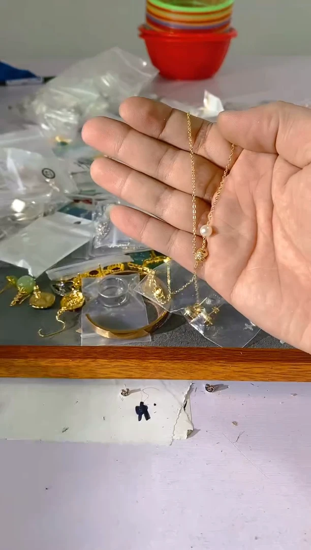 【闪购商品】水晶颈饰银S925镶嵌721红宝，蓝宝，多样性发一件赠链