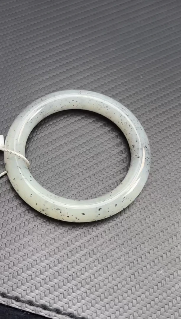 未镶嵌手镯和田玉黑山微色差散墨青花54+手镯确认返175米