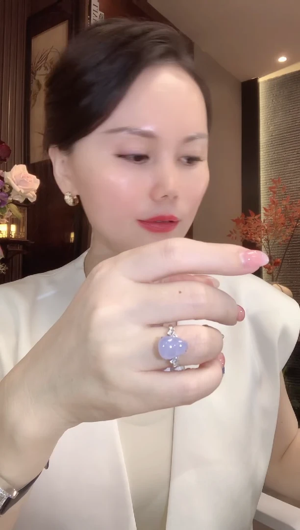18K金镶嵌戒指翡翠C137 紫货有一定色差
