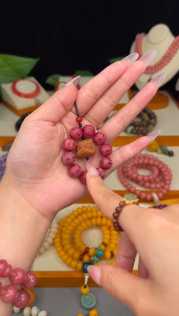 白玉菩提吊坠玫瑰手串