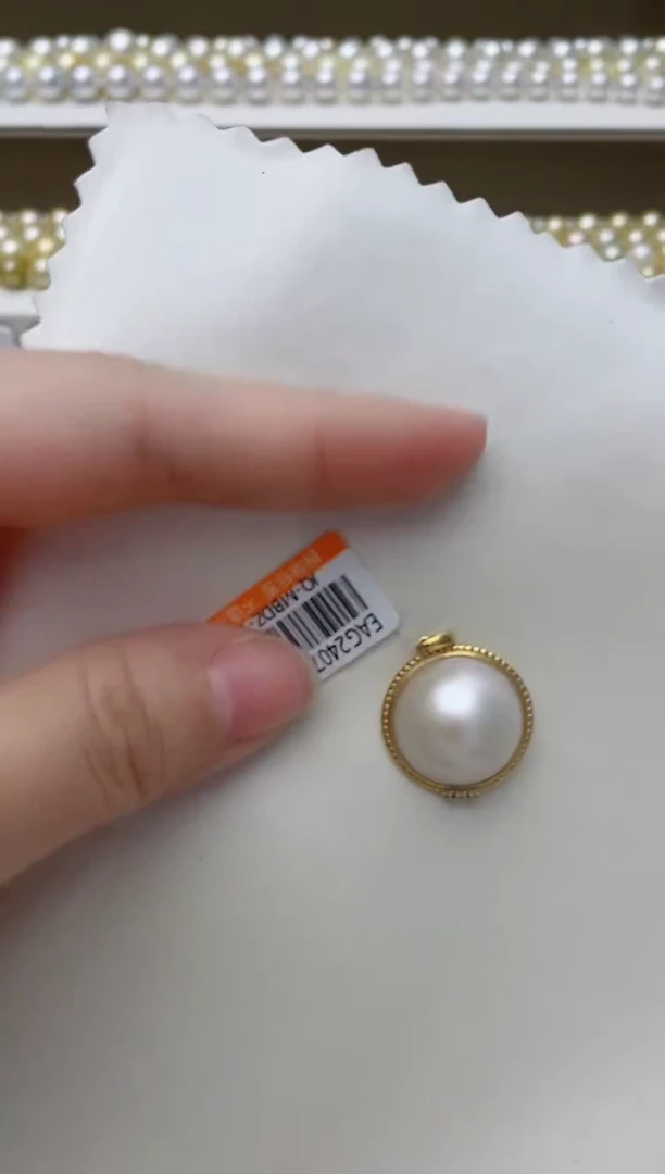 【闪购商品】拼合珍珠（马贝珠）颈饰18K金镶嵌A121