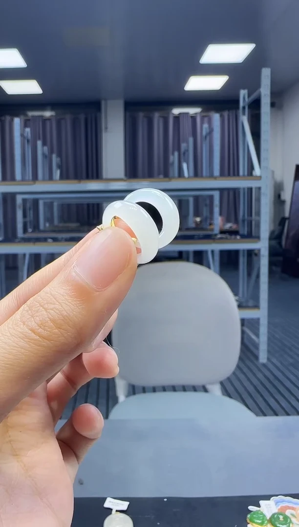 和田玉银S925镶嵌耳饰1