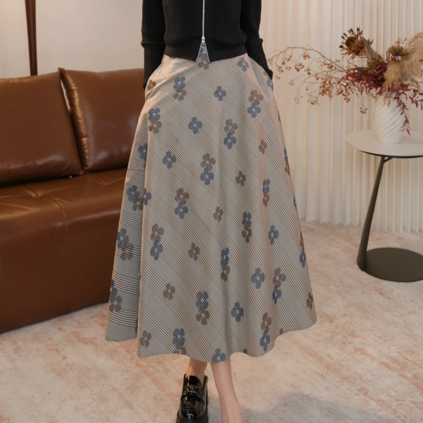 AMASS/阿玛施早秋新款中高腰A字裙水墨圆点百搭半身裙5200428