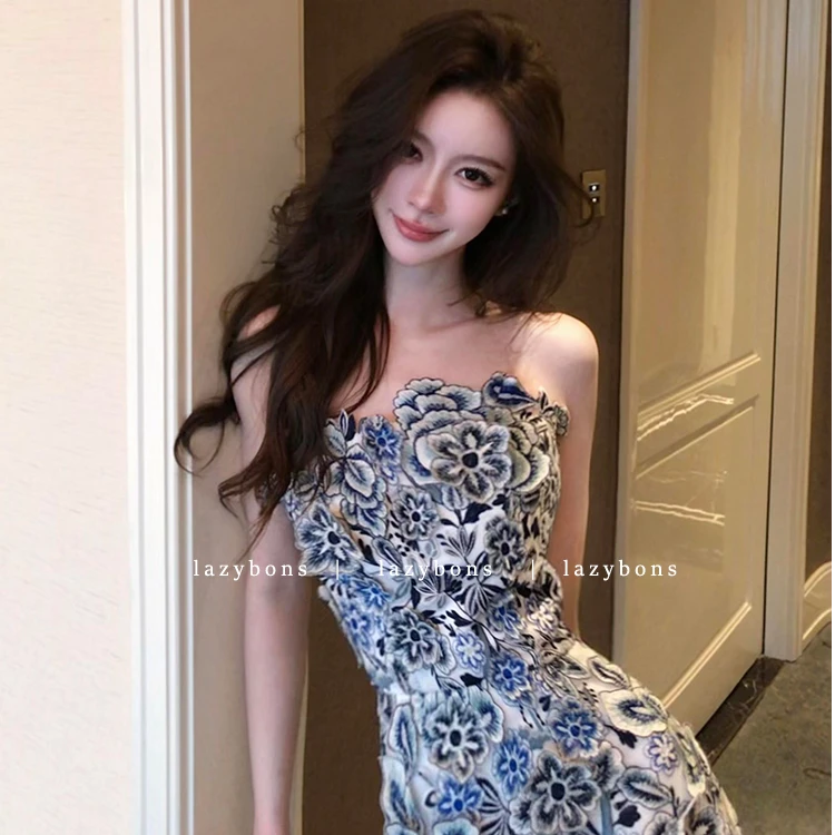 抹胸连衣裙女气质名媛青花瓷立体花朵收腰洋气衣服女显瘦包臀裙子
