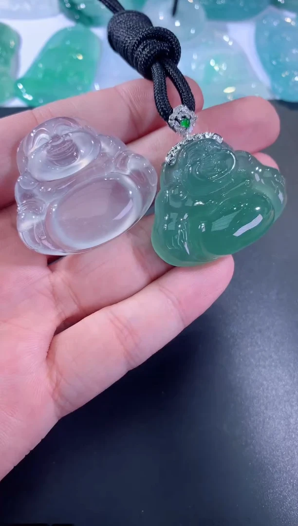 【闪购商品】翡翠颈饰未镶嵌欣赏链接