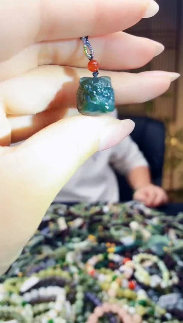 颈饰未镶嵌和田玉多样性发货，拍一发一