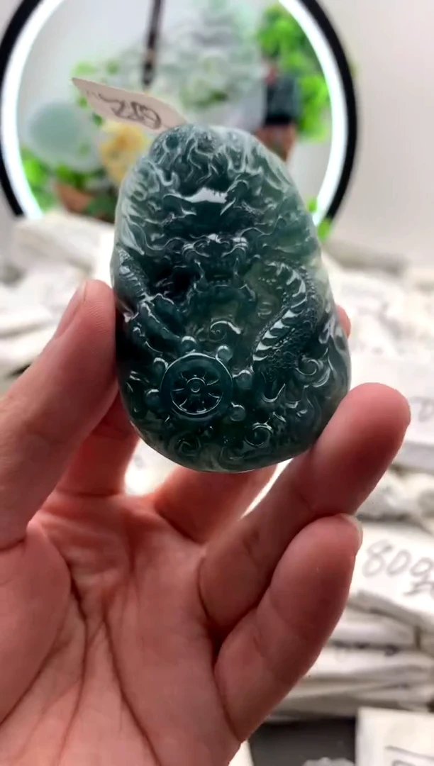 【闪购商品】翡翠颈饰未镶嵌龙牌