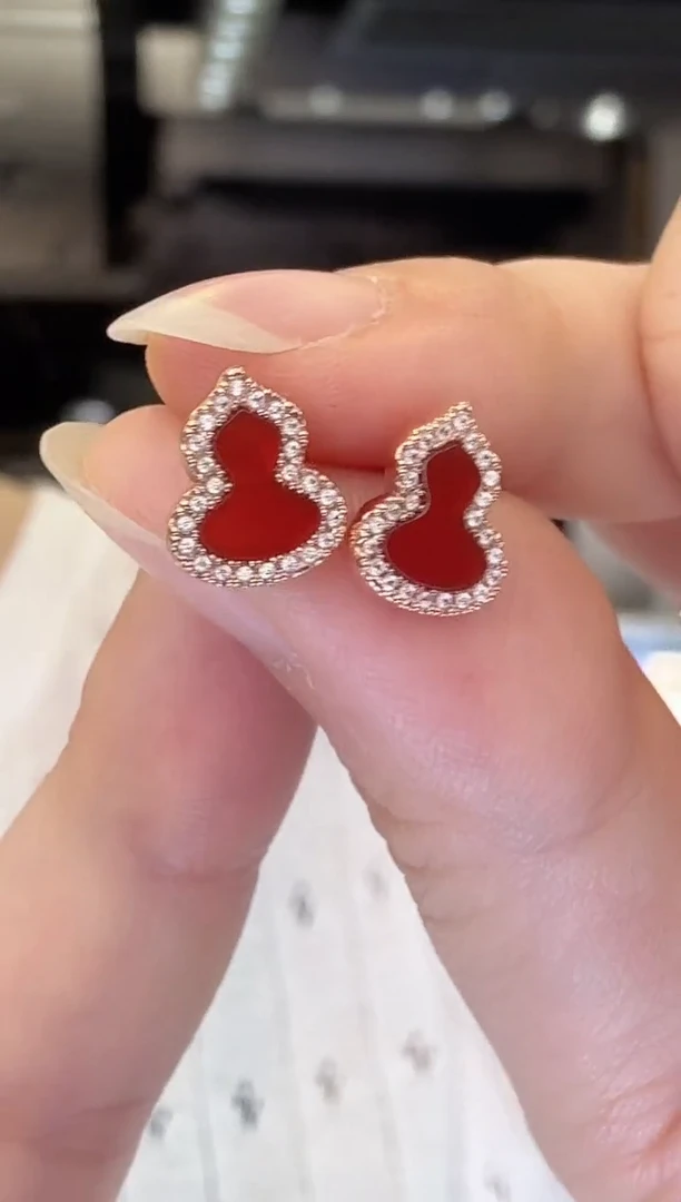 18K金镶嵌耳饰玛瑙/玉髓葫芦