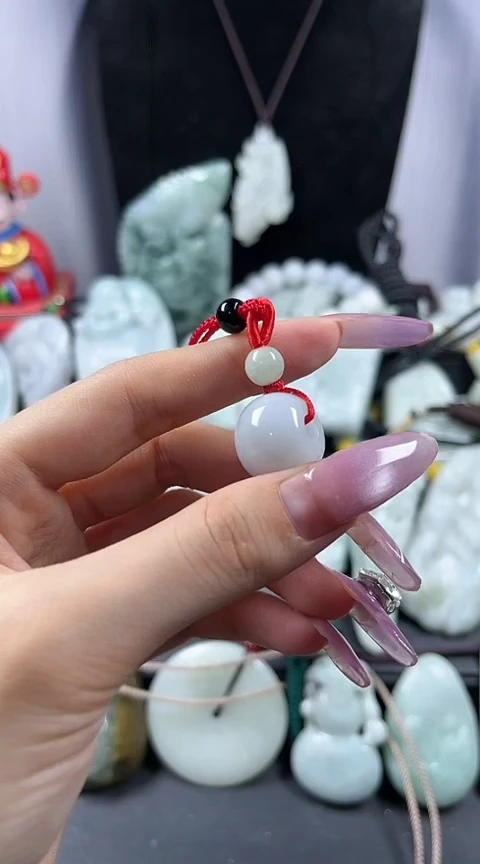 翡翠未镶嵌颈饰转运珠