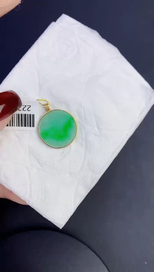 颈饰18K金镶嵌翡翠缅甸天然翡翠A货
