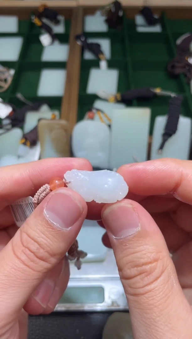 定制和田玉精品貔貅