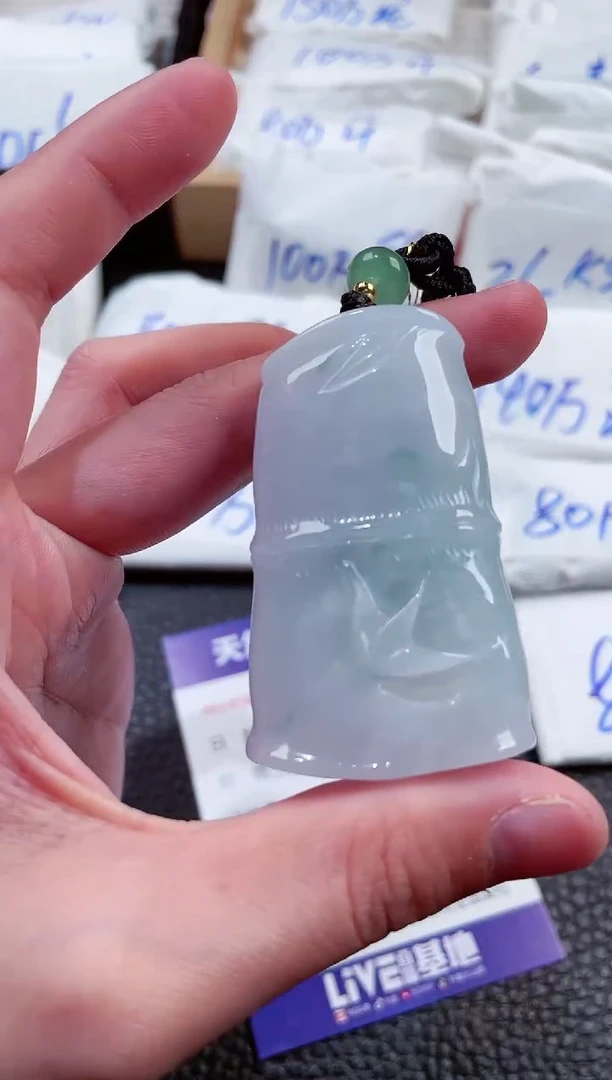 【闪购商品】翡翠颈饰未镶嵌00006351