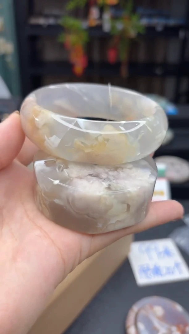 【闪购商品】石英质玉手镯未镶嵌909（61圈赠送镯心）