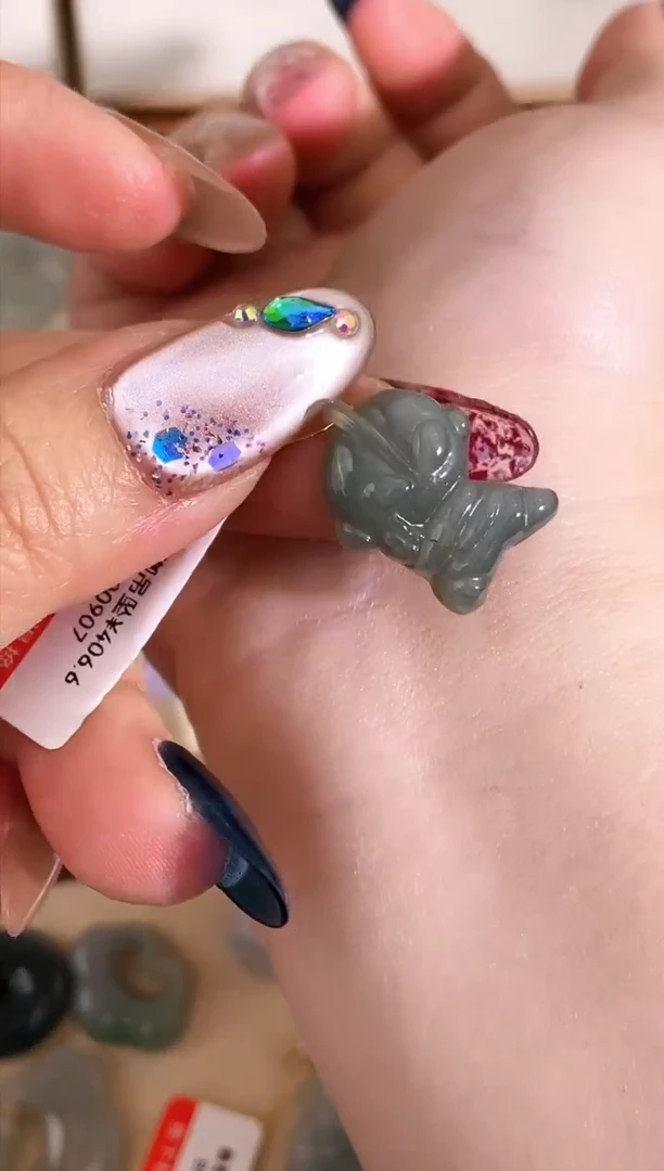 【闪购商品】翡翠颈饰未镶嵌天然缅甸A货翡翠颈饰配绳带礼盒