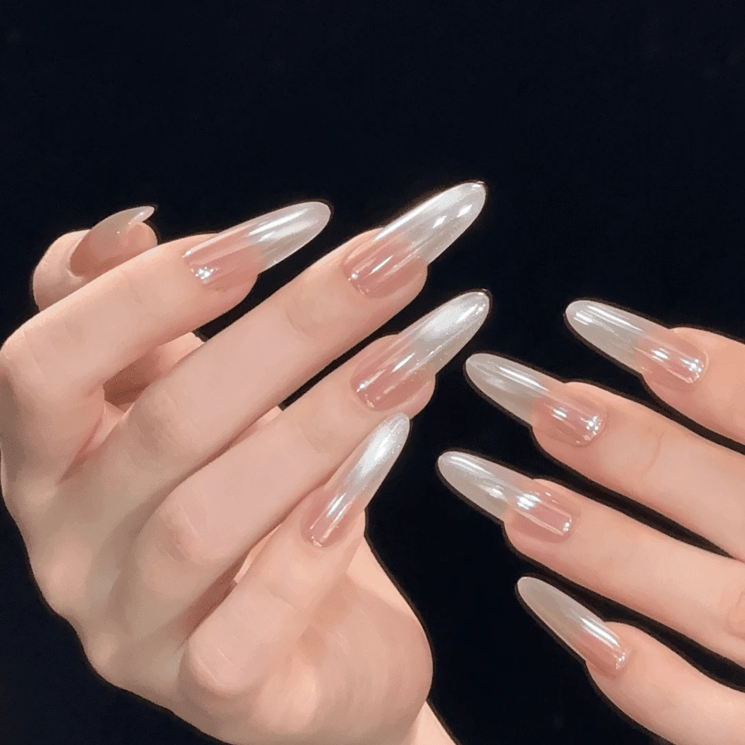 【白月光】小灯泡甲片穿戴甲海莉同款猫眼高级感显白简约百搭美甲