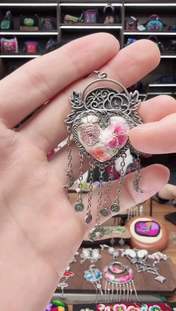 织绣88蒙阿苏苗绣传承旗舰店