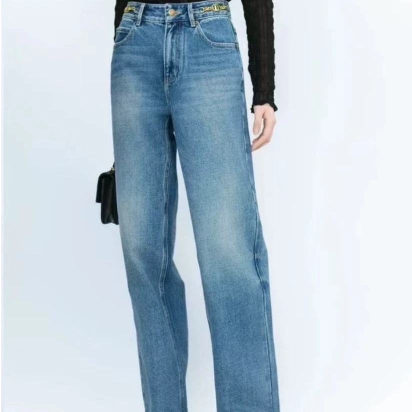 易的媤/直筒高腰水洗牛仔裤