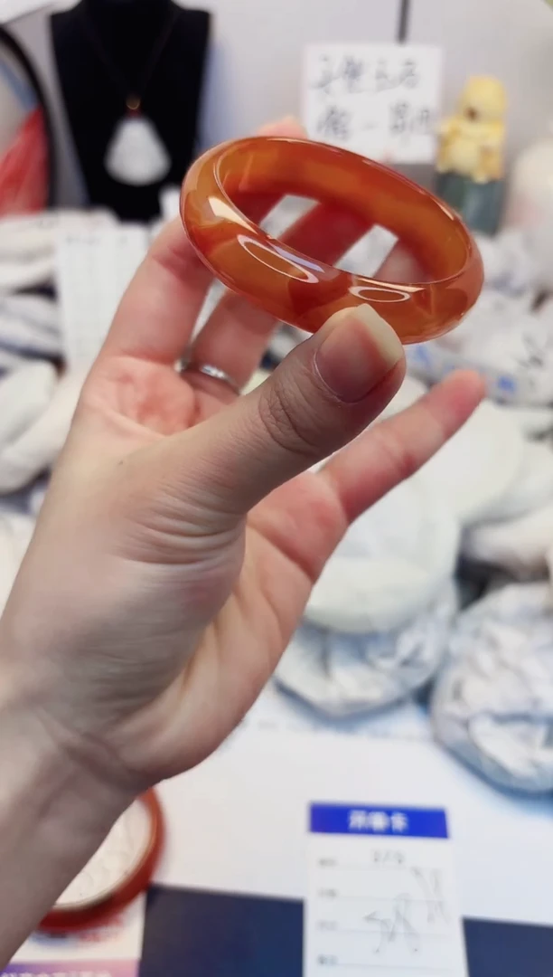 【闪购商品】石英质玉手镯未镶嵌375-玛瑙-圈口52